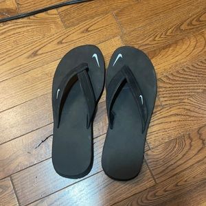 Nike, 6w, black flip flops